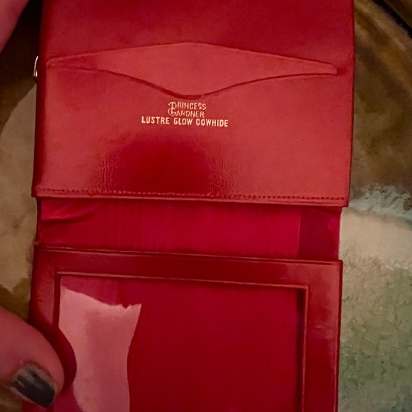 Princess Gardner luster glow leather vintage wallet - Picture 3 of 3